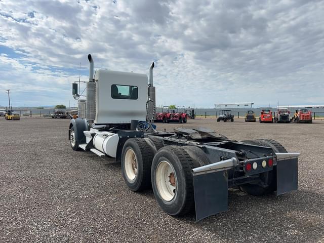 Image of Kenworth W900L equipment image 2