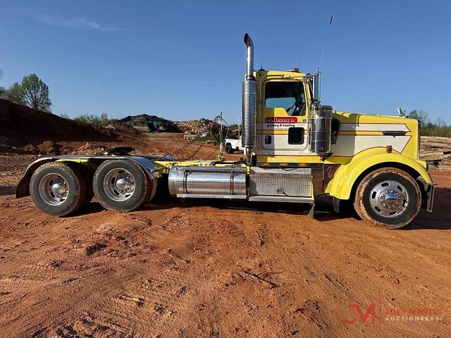 Image of Kenworth W900 equipment image 1