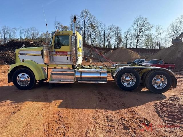 Image of Kenworth W900 equipment image 4