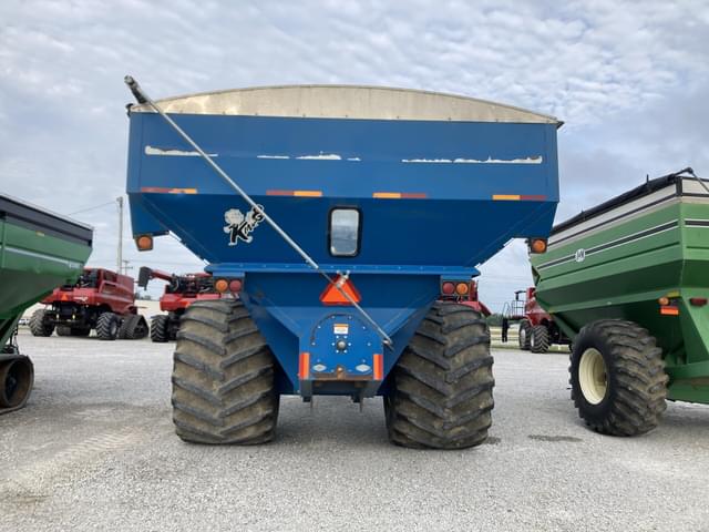 Image of Kinze 1050 equipment image 3