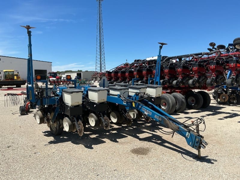 2005 Kinze 3000 Equipment Image0
