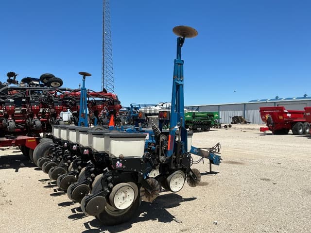 Image of Kinze 3000 equipment image 2