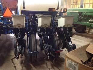 Main image Kinze 3200 8