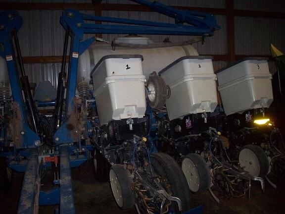 Image of Kinze 3200 Image 1