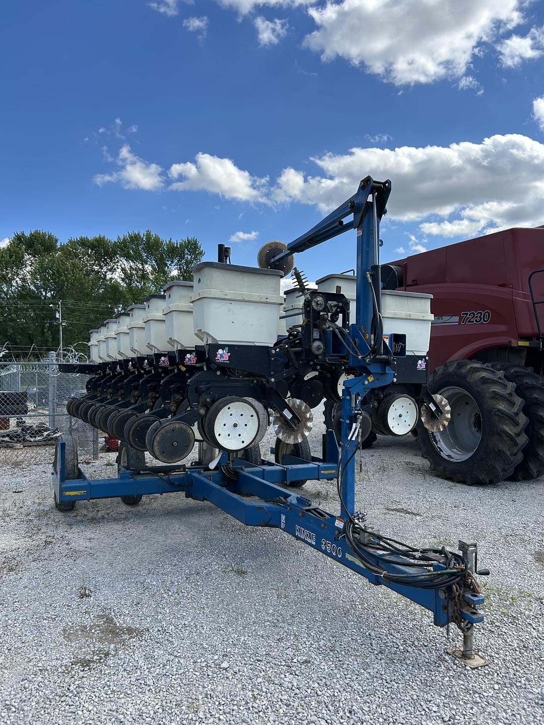 Image of Kinze 3500 Image 0