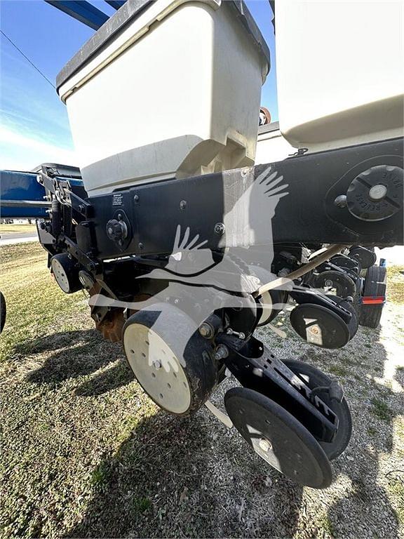 Image of Kinze 3600 equipment image 4