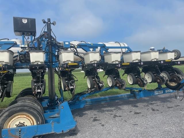 Image of Kinze 3600 equipment image 2