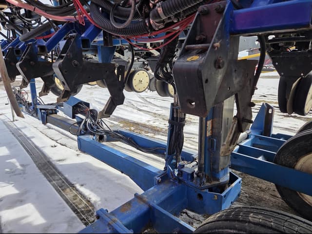 Image of Kinze 3600 equipment image 4