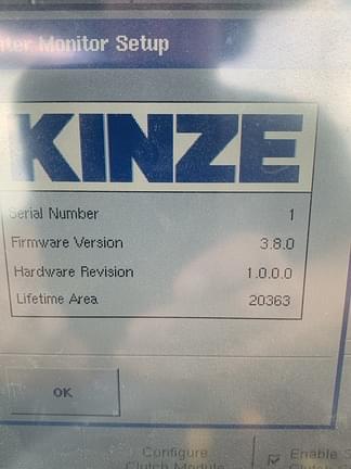 Image of Kinze 3600 equipment image 2