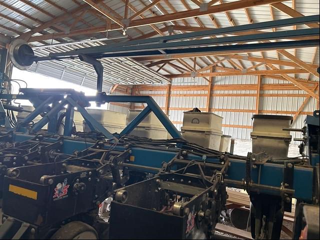 Image of Kinze 3600 equipment image 1