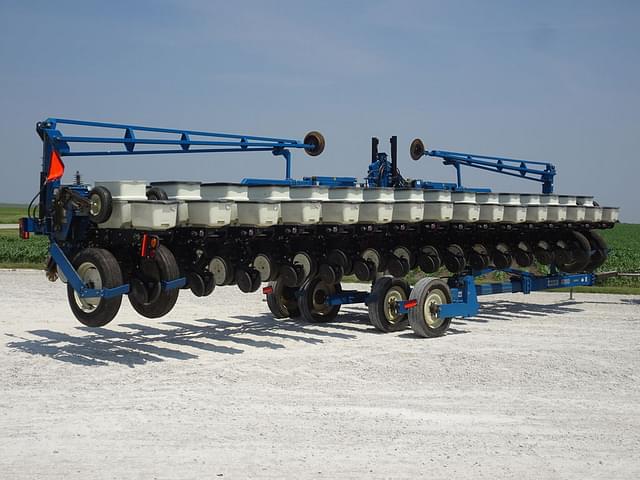 Image of Kinze 3600 equipment image 4