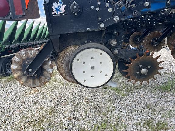 Image of Kinze 3600 equipment image 4