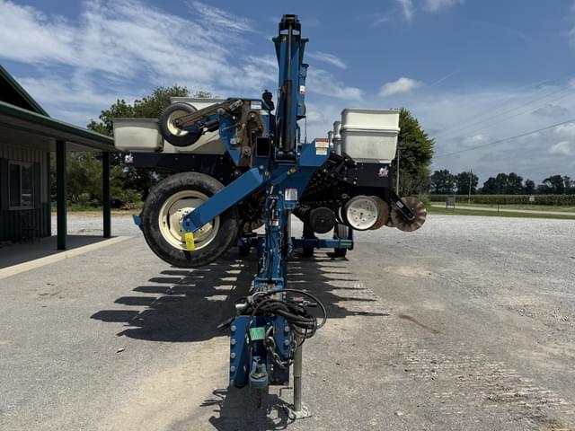Image of Kinze 3600 equipment image 4