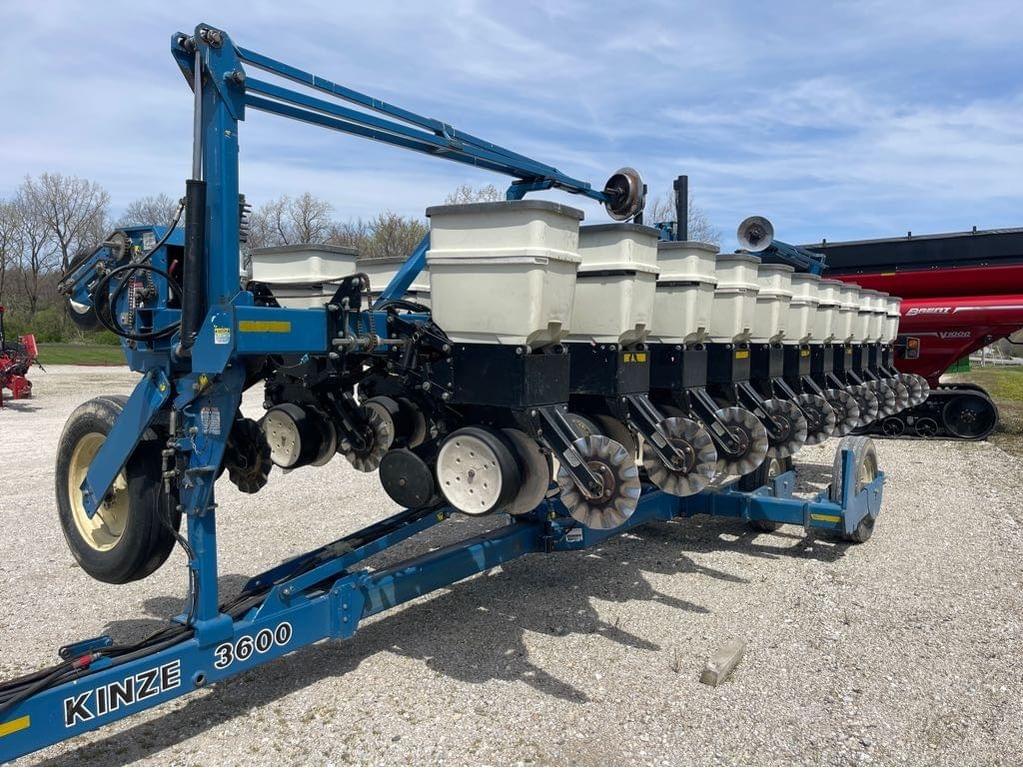 Image of Kinze 3600 Primary image