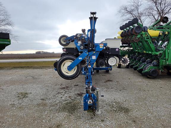 Image of Kinze 3600 equipment image 1