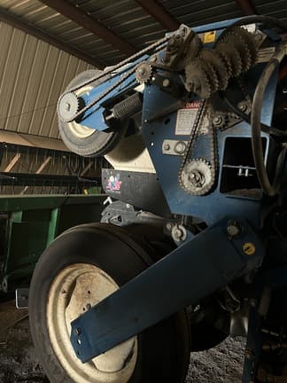 Image of Kinze 3600 equipment image 4