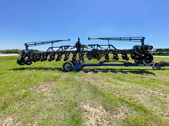 Image of Kinze 3600 equipment image 3