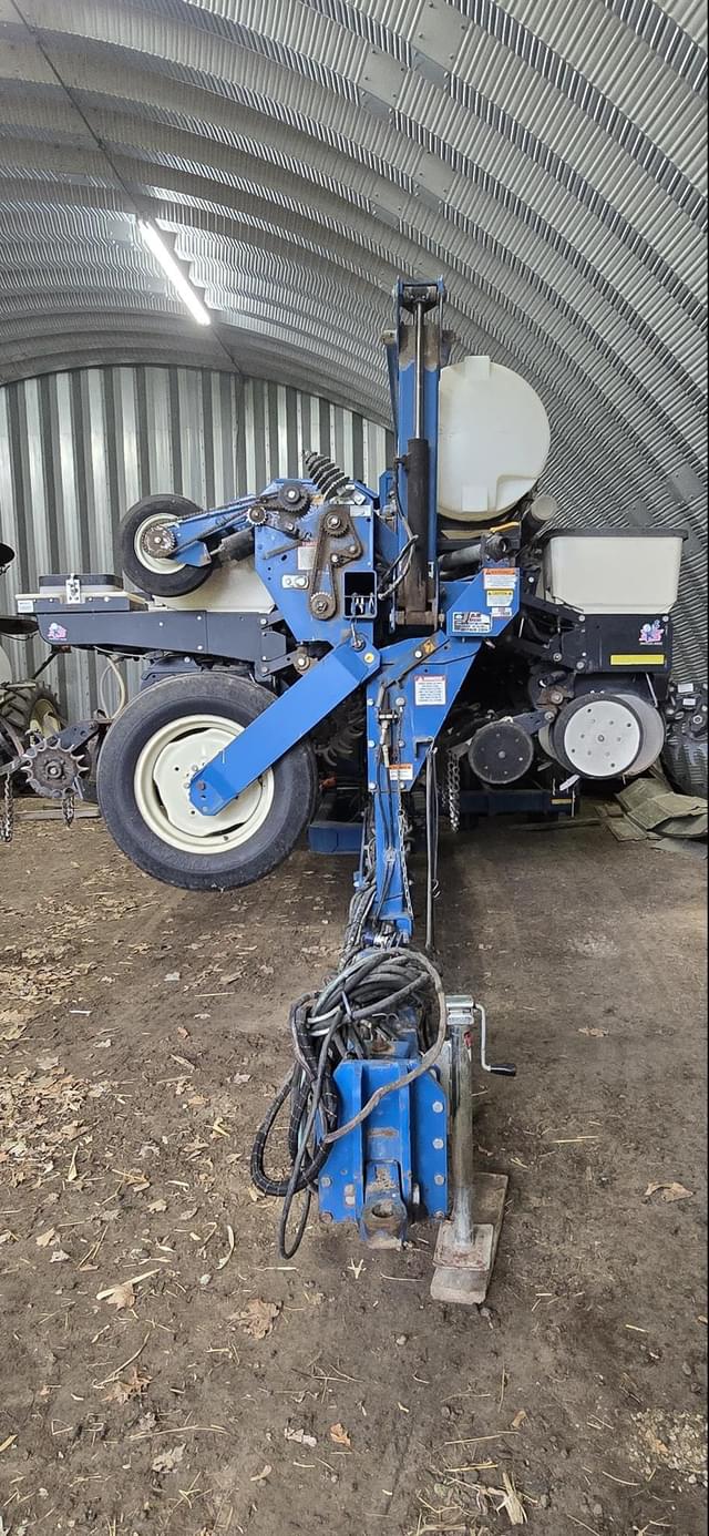 Image of Kinze 3600 equipment image 1