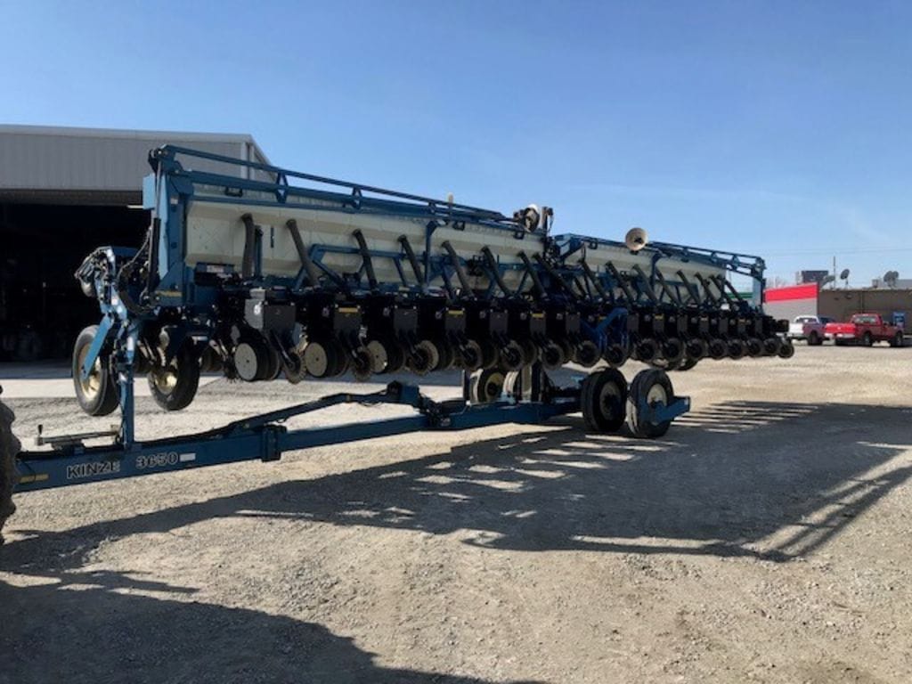 2005 Kinze 3650 Equipment Image0
