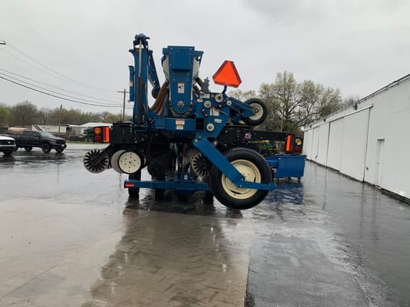 Image of Kinze 3650 equipment image 3