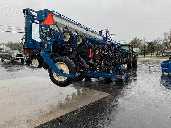 Image of Kinze 3650 equipment image 4