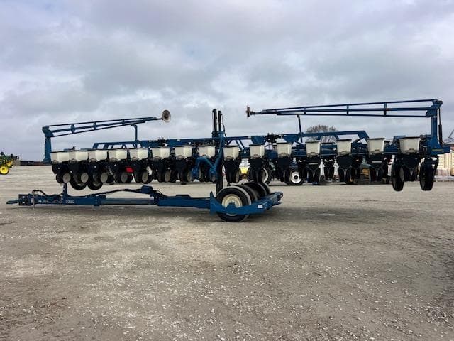 Image of Kinze 3650 equipment image 3