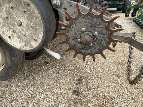 Image of Kinze 3700 equipment image 4