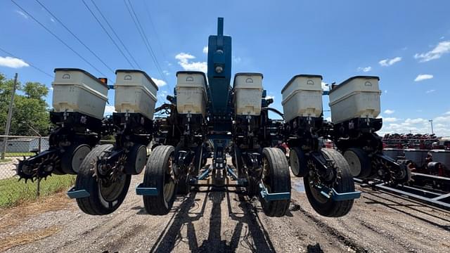 Image of Kinze 3800 equipment image 4