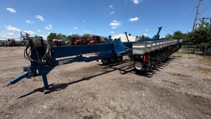 2005 Kinze 3800 Image