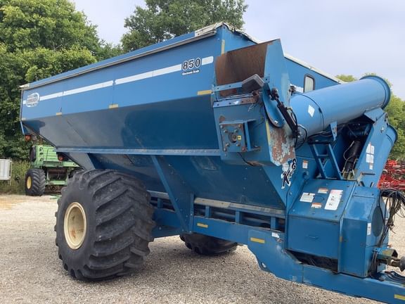 2005 Kinze 850 Equipment Image0