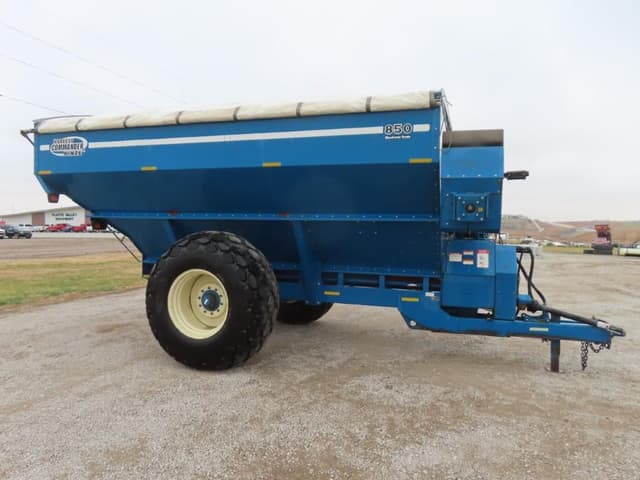 Image of Kinze 850 equipment image 4