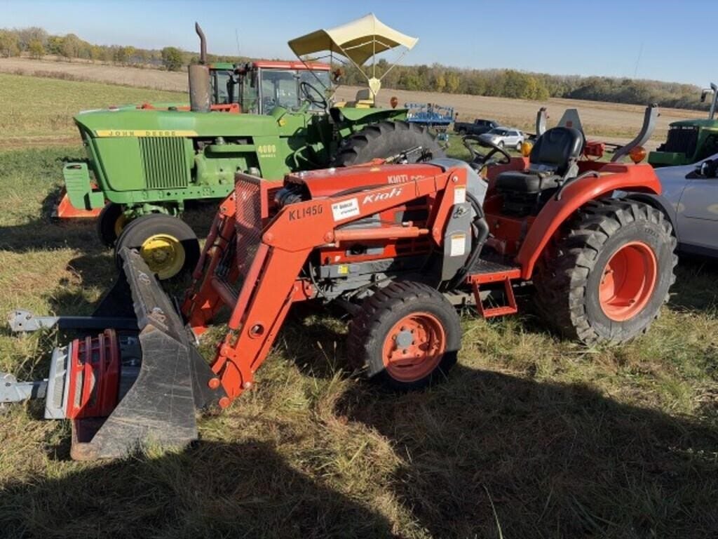 2005 Kioti DK35 Equipment Image0