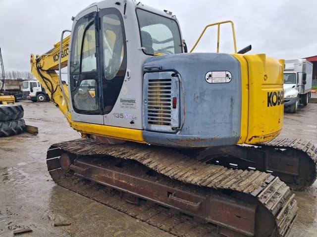 Image of Kobelco SK135SRLC equipment image 4
