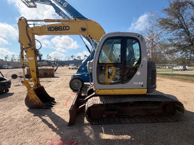 Image of Kobelco SK70SR equipment image 4