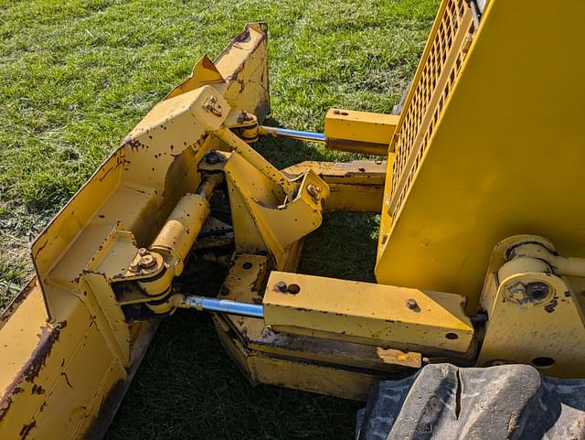 Image of Komatsu D21P equipment image 4