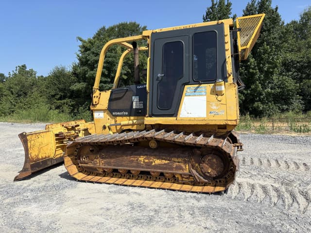 Image of Komatsu D39PX-21 equipment image 4