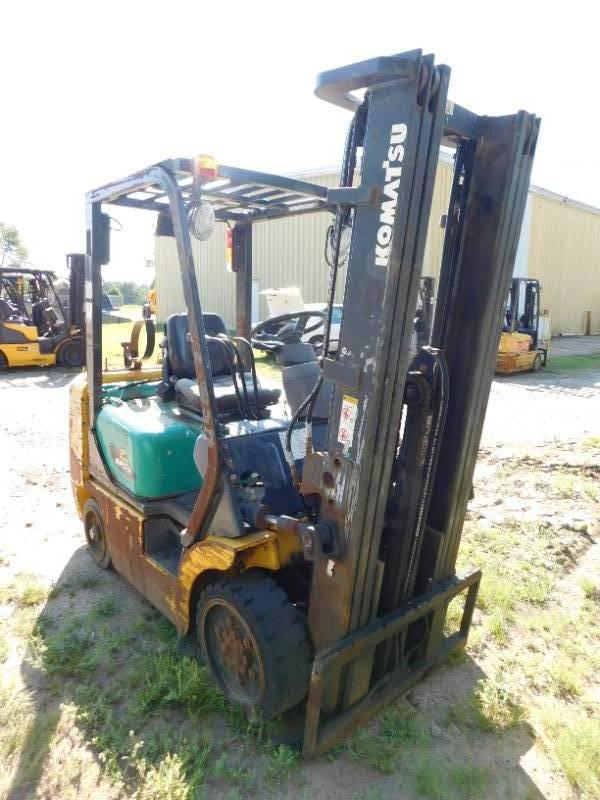 Image of Komatsu FG25ST-14 equipment image 3