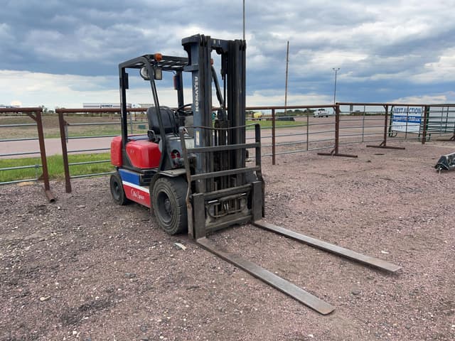 Image of Komatsu FG25T-12 equipment image 1