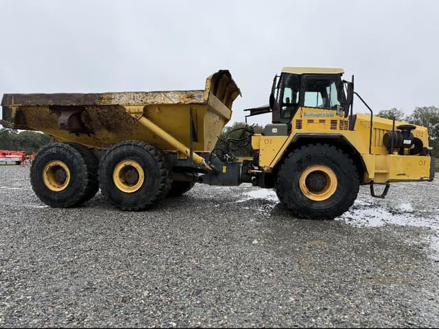 Image of Komatsu HM400-1 equipment image 2