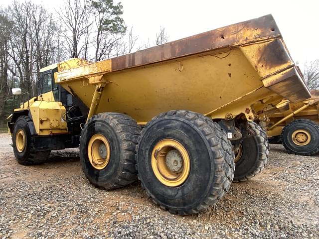 Image of Komatsu HM400-1 equipment image 1