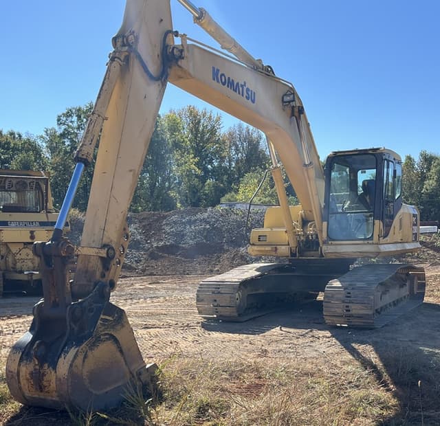 Image of Komatsu PC 220LC equipment image 3