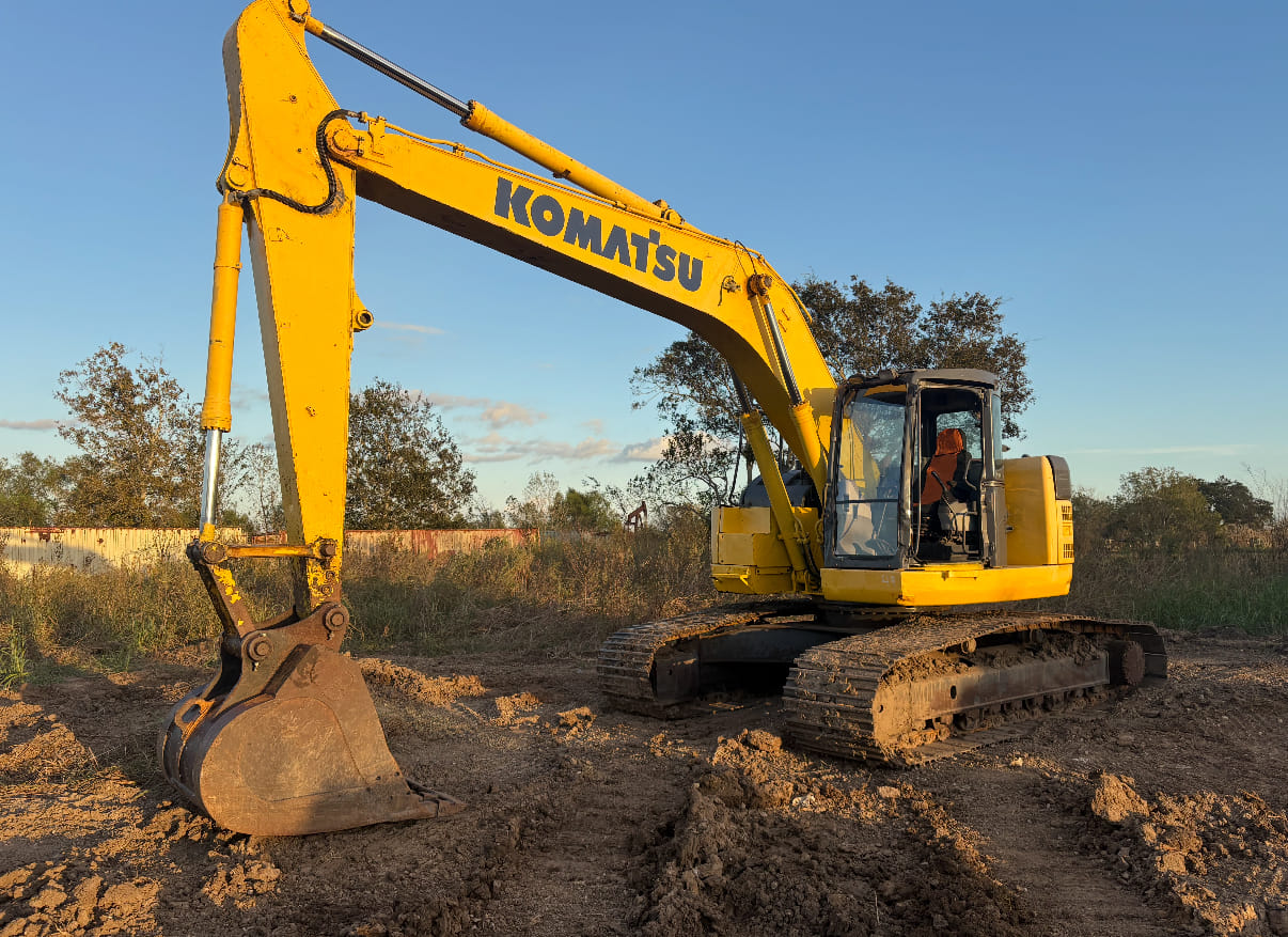 2005 Komatsu PC228 Equipment Image0