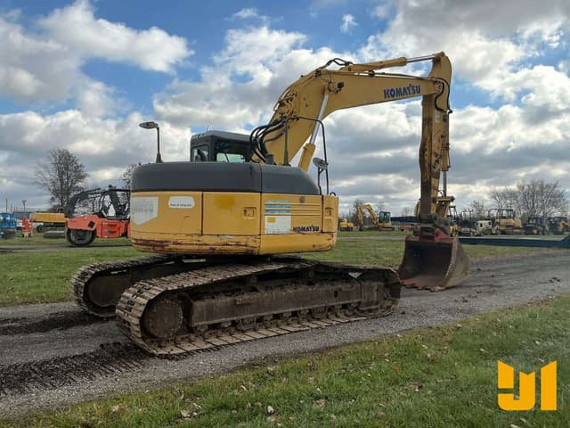 Image of Komatsu PC228USLC-3 equipment image 4