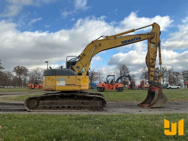 Image of Komatsu PC228USLC-3 equipment image 3