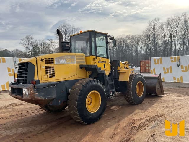 Image of Komatsu WA320-5L equipment image 4