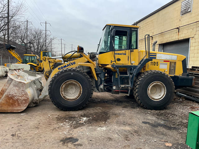 Image of Komatsu WA380 equipment image 2