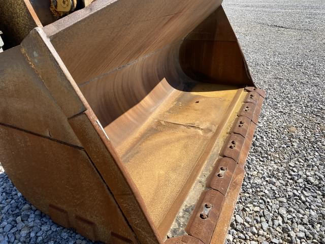 Image of Komatsu WA500 equipment image 4