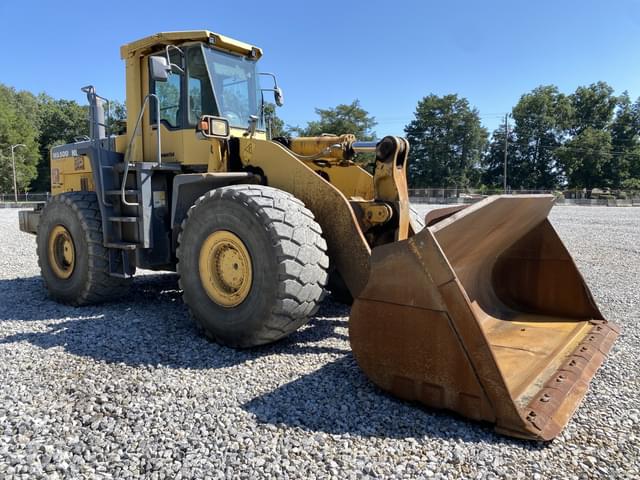 Image of Komatsu WA500 equipment image 3