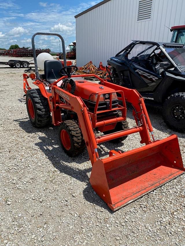Image of Kubota B2410 equipment image 3