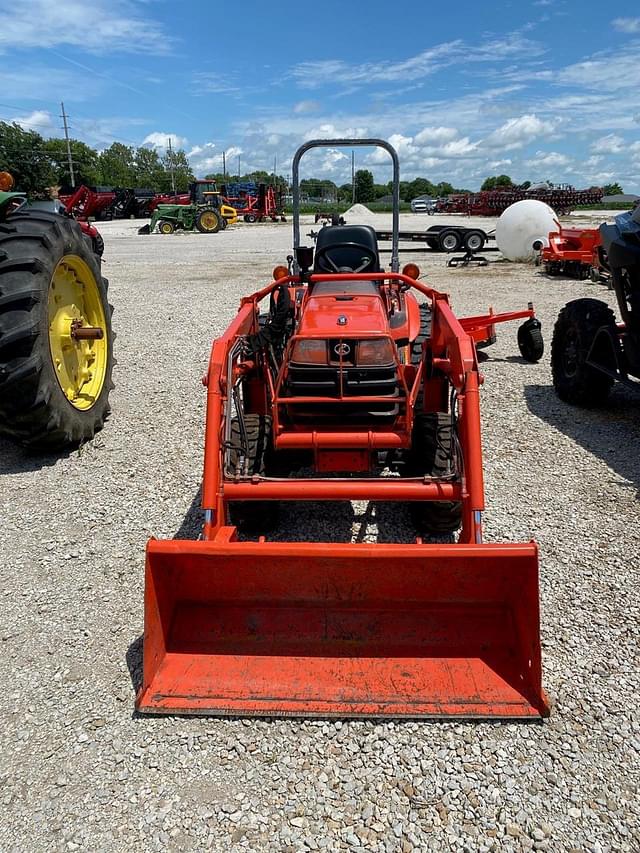 Image of Kubota B2410 equipment image 2